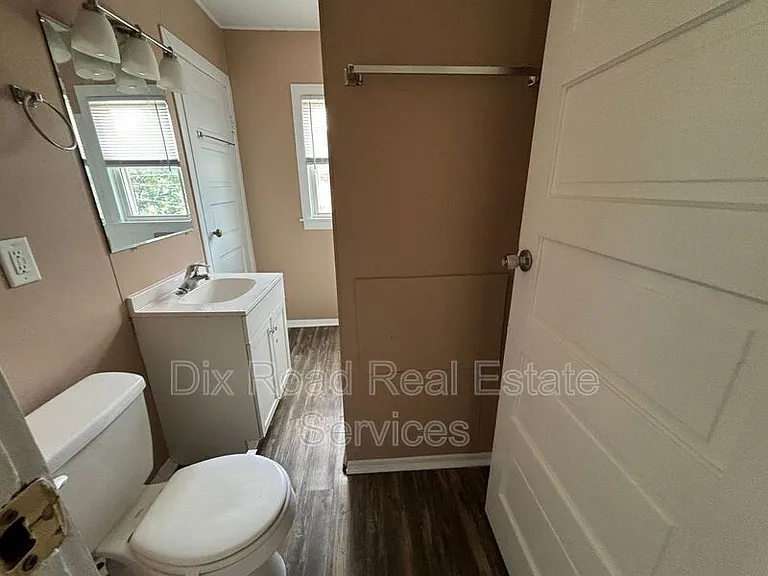 112 Heaton Ave — Photo 20
