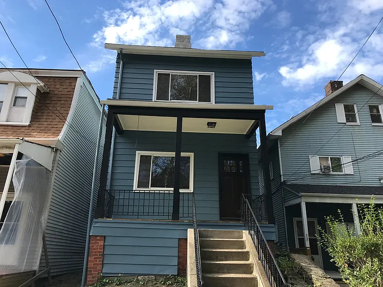 915 Mellon St — Photo 2