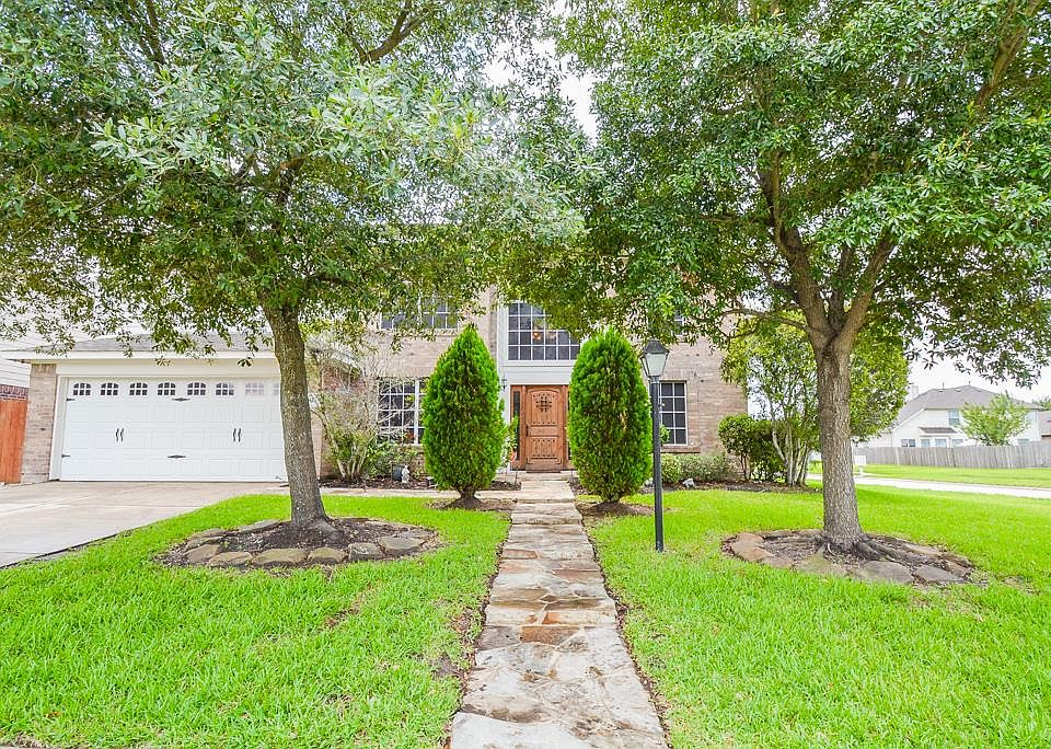 1st image of 19423 Glen Landing Dr