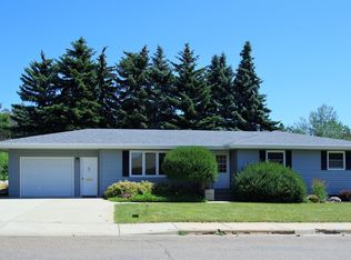 940 8th Ave W, Dickinson, ND 58601