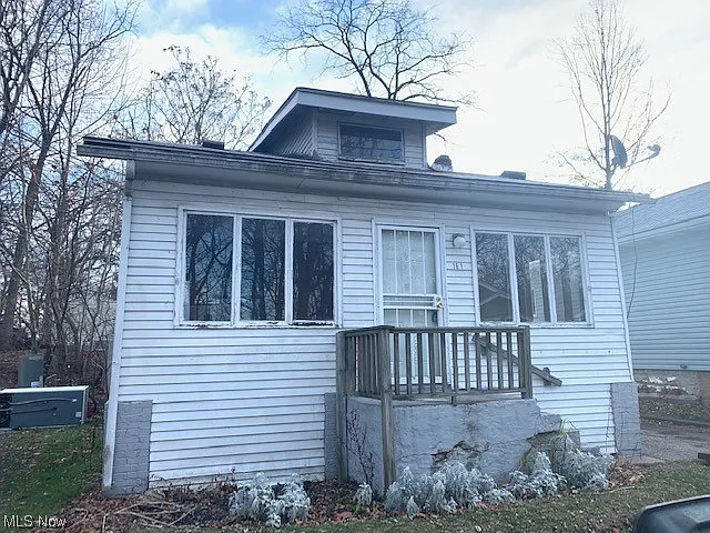 161 Roger Ave photo 1