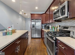 1217 Green St #B, Philadelphia, PA