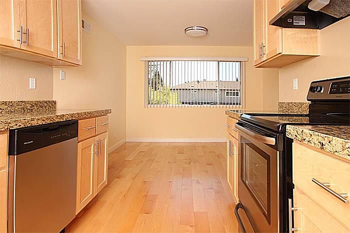 1st image of 696 Towle Way #32