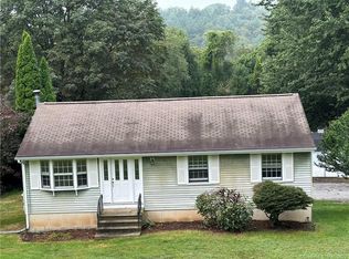 16 Dean Rd, New Milford, CT 06776