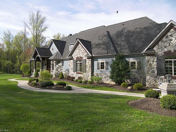 2nd image of 160 Brighton Ln