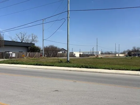1900 N Austin LOT A, Seguin, TX 78155