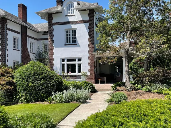 202 Java Ave, Hershey, PA 17033