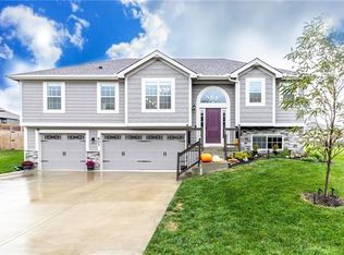 601 Chisam Rd, Kearney, MO 64060