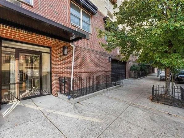 204 Grand Street image 2 of 19