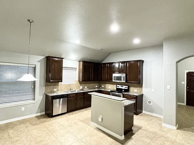 6440 Parkstone Way — Photo 5