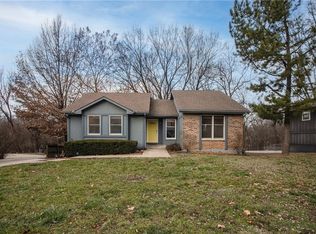 2016 NE Concord St, Lees Summit, MO 64086
