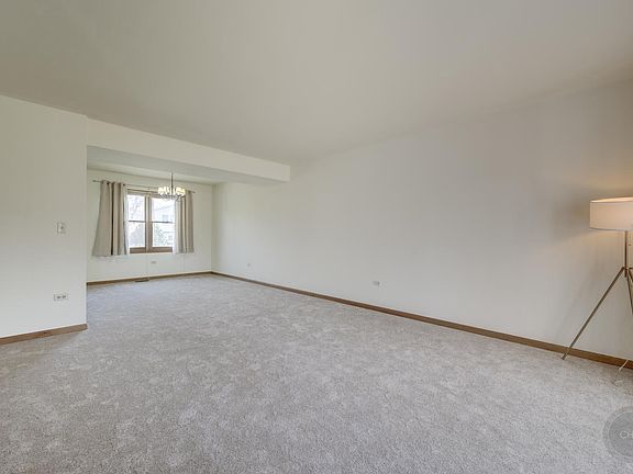 5th image of 314 Hickory Oaks Dr