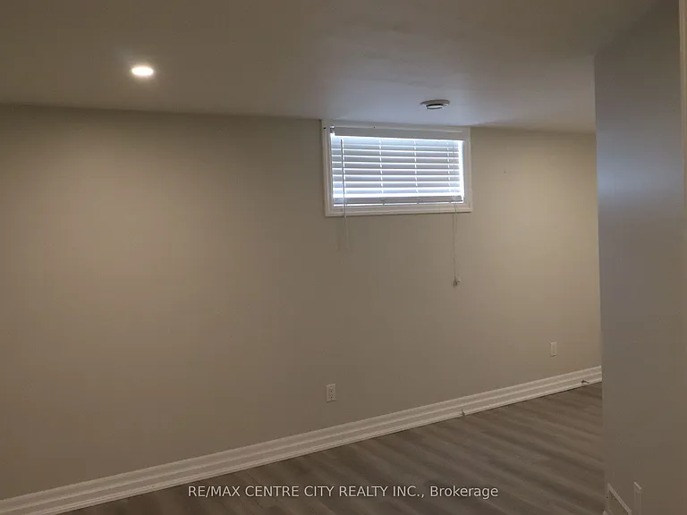 83 Britannia Ave — Photo 19