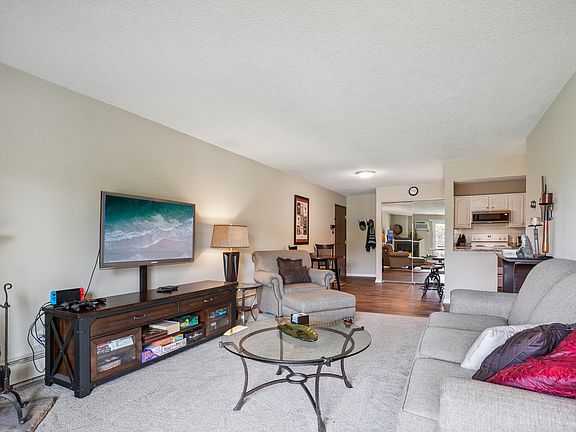 3rd image of 3420 Golfview Dr APT 212