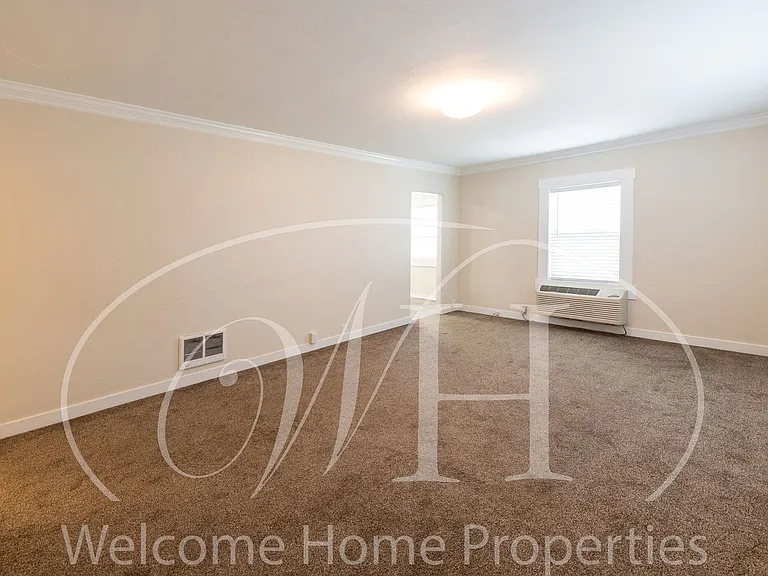 43 NE Ash Ave — Photo 14