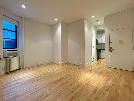 Rented by REAL New York | media 19