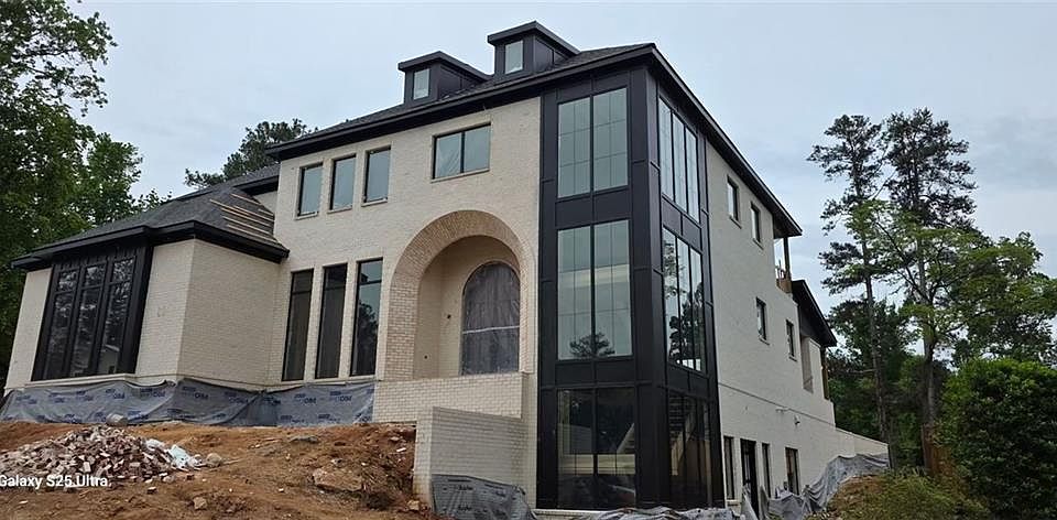 1st image of 3830 Valley Green Dr