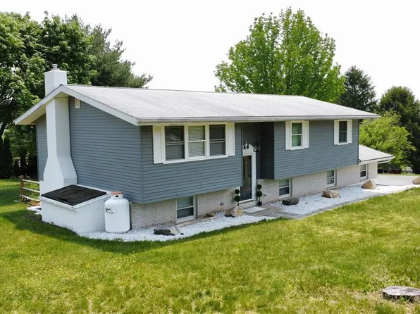 548 Hilldale Dr, Bath, PA 18014