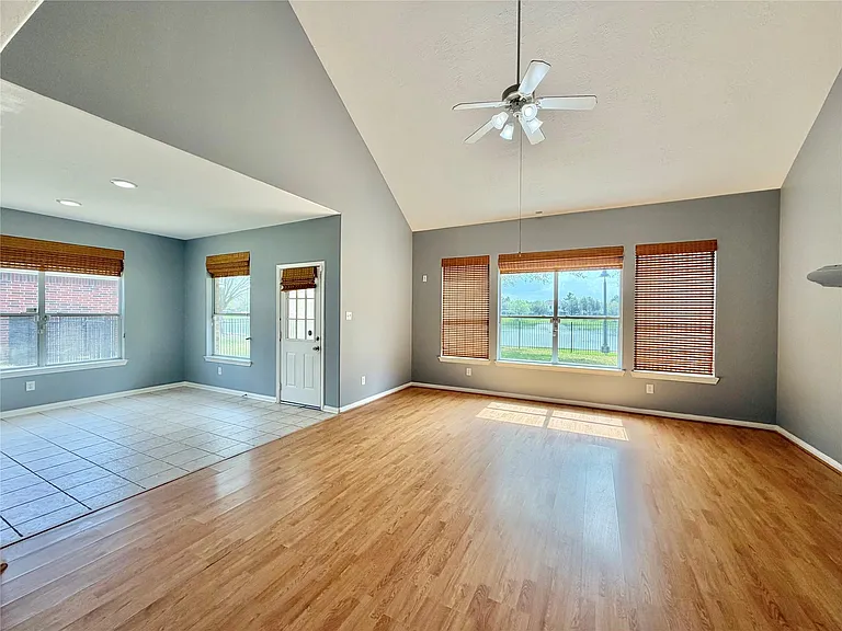 24327 Lanning Dr — Photo 8