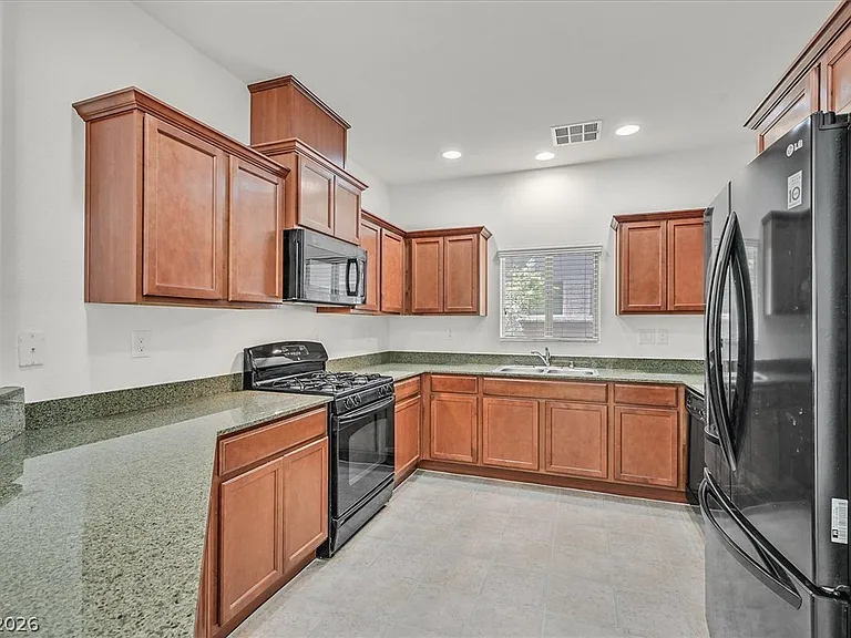 9599 Vega Carpio Ave — Photo 7