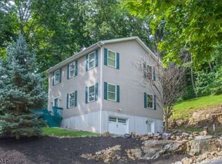 291 Otterhole Rd, West Milford, NJ