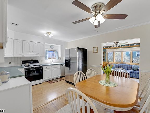 4th image of 58 Phyllis Rd