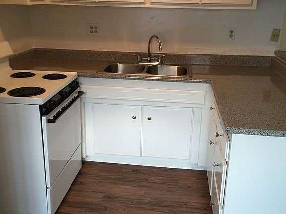5th image of 21715 Parthenia St APT 202