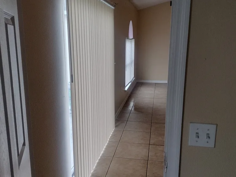 716 Swan Way — Photo 6