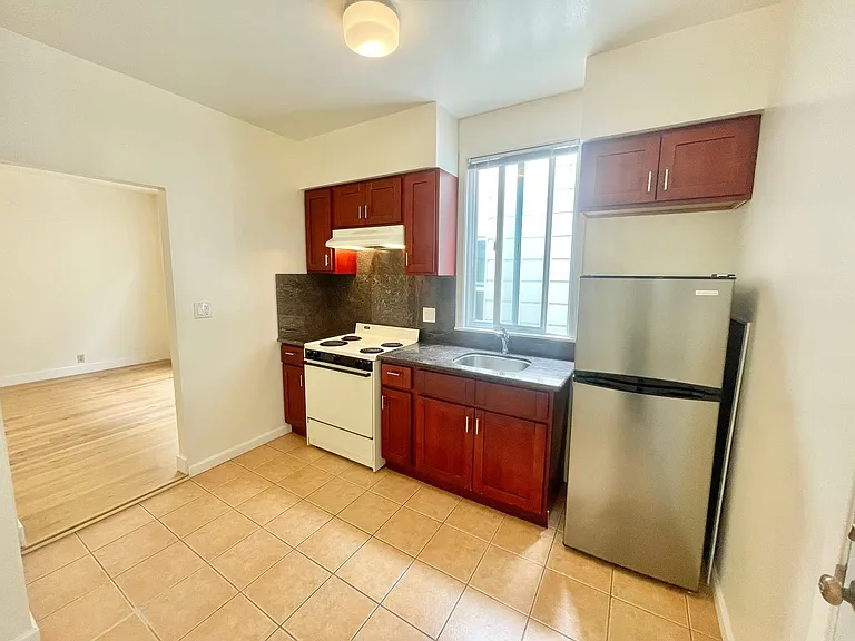 1324 Jackson St #24 — Photo 7