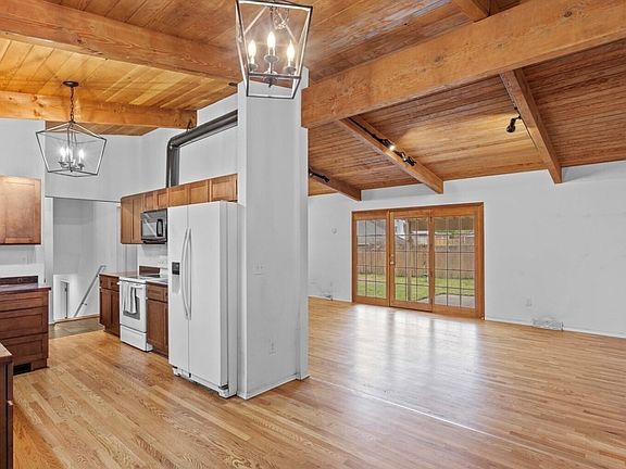 3rd image of 616 117th St S #1