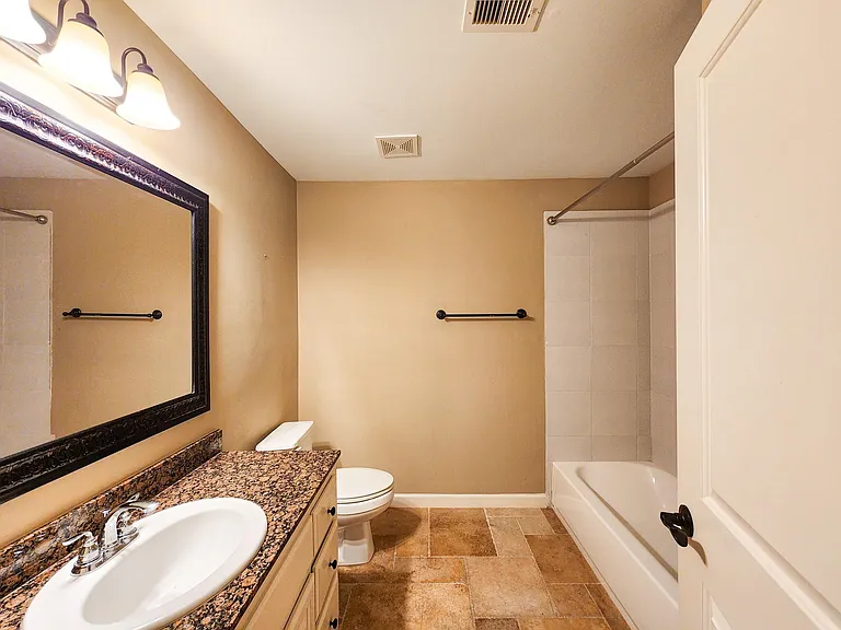 219 W 27th St #K — Photo 7
