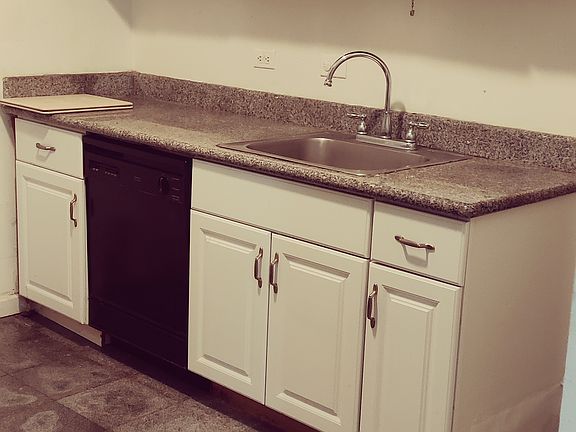 4th image of 1005 Bergen Blvd Fl 1