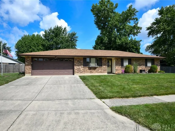 6851 Locustview Dr, Dayton, OH 45424