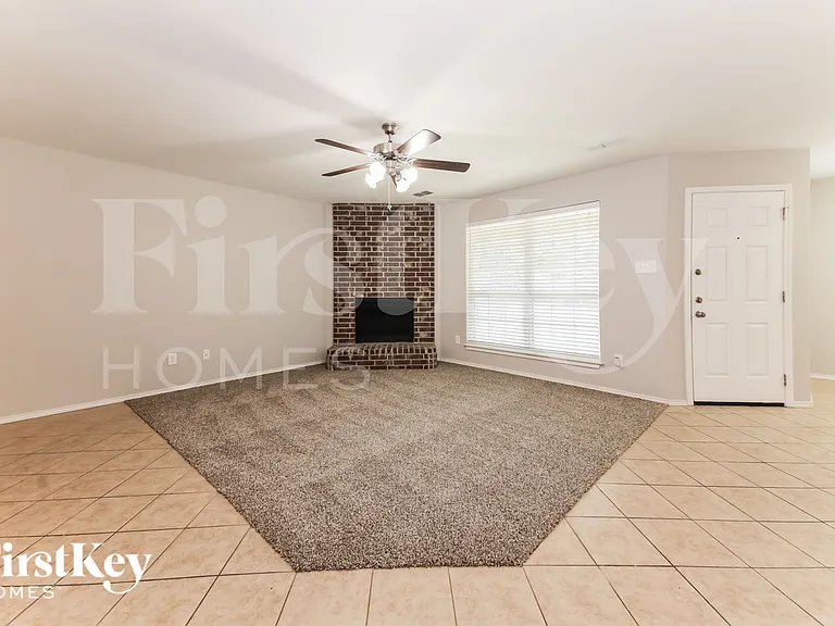 2708 Beverly Dr — Photo 4