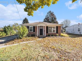 311 S Lemen St, Fenton, MI 48430