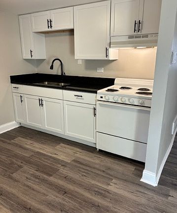 3rd image of 1103-1103 Evans Ave #3C