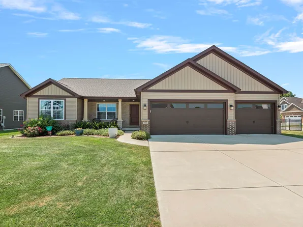 900 Magnolia Dr, Chatham, IL 62629