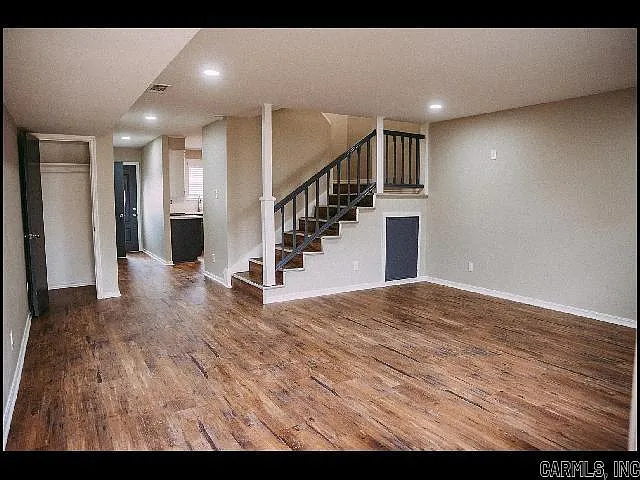 408 W 4th St — Photo 4