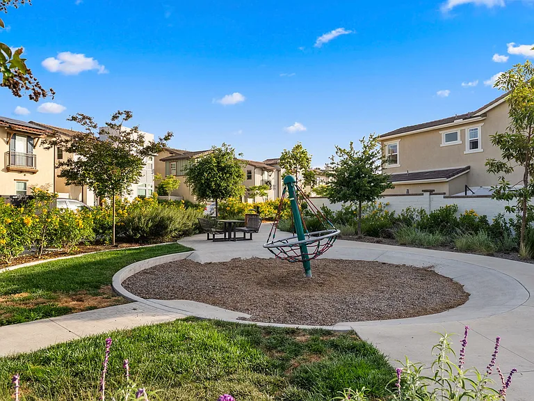 493 Village Greens Way — Photo 41