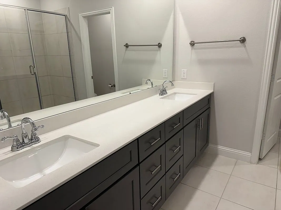 4 bed, 4.0 bath, 2999 sqft, $3,450 — Photo 2