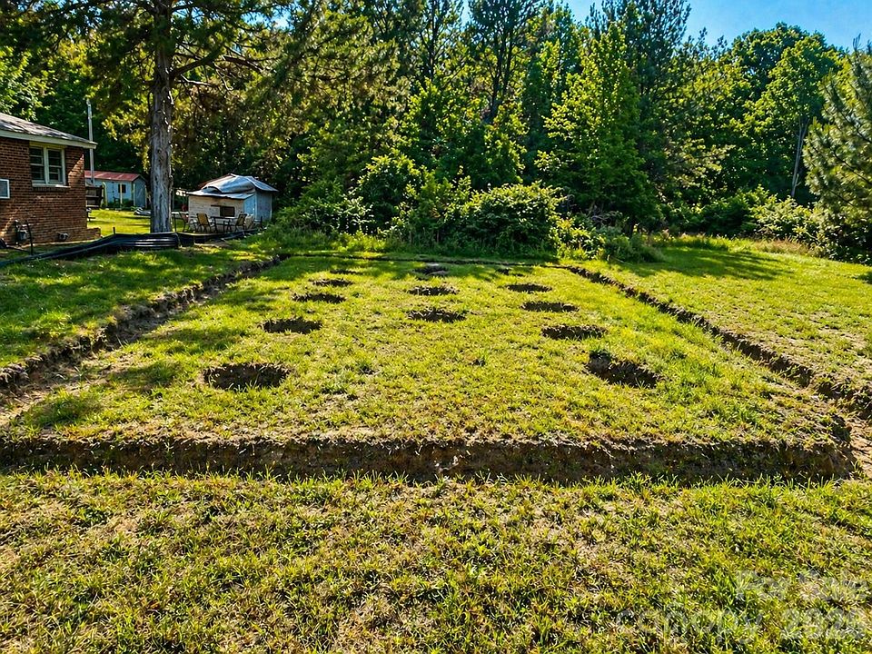 2nd image of 468 Porter Rd