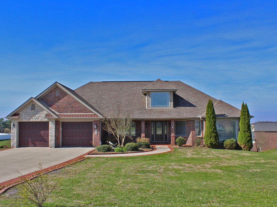 1st image of 85 Tuscany Dr
