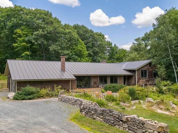 53 Elkins Road, New London, NH 03257