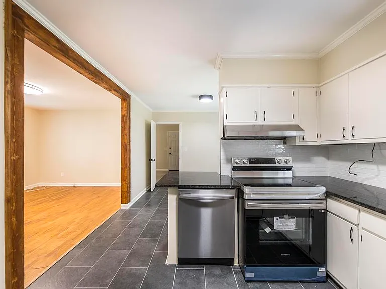 100 Michael St — Photo 15