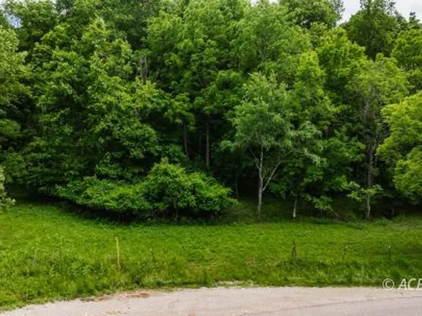 2904 Rocky Point Rd, Fleming, OH 45729