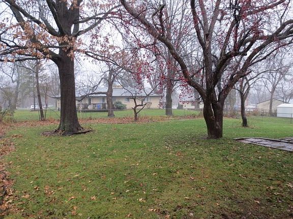 3rd image of 3421 Elva Ln