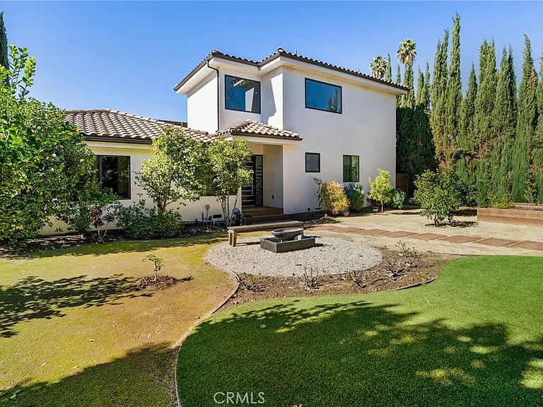 5541 Matilija Ave — Photo 2