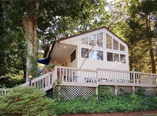 185 Manor Rd, Southbury, CT 06488