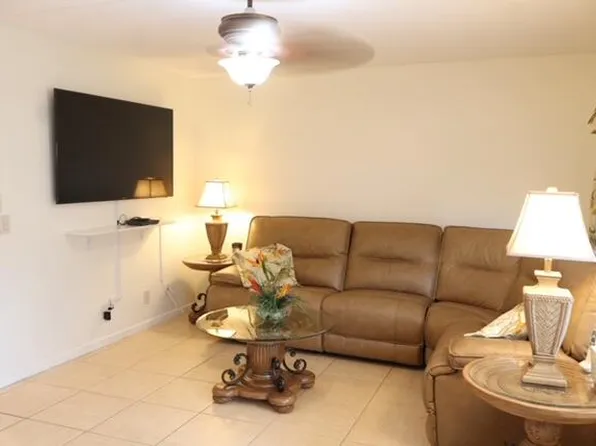 1011 Cornwall A #1011, Boca Raton, FL 33434