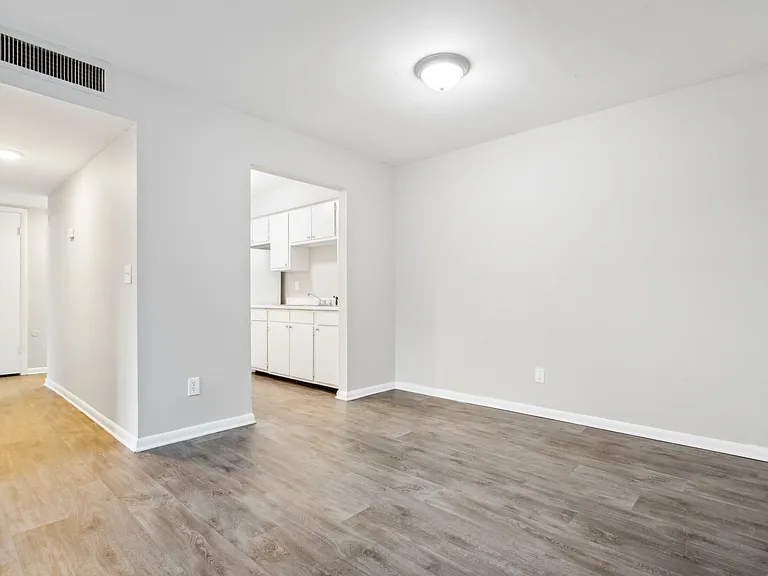 Oak Meadows — Photo 8